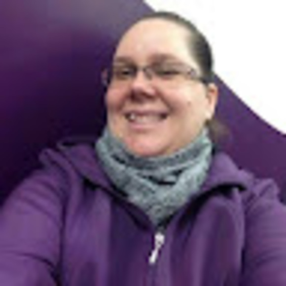 Meet your Posher, Sandy - Picture 1 of 1